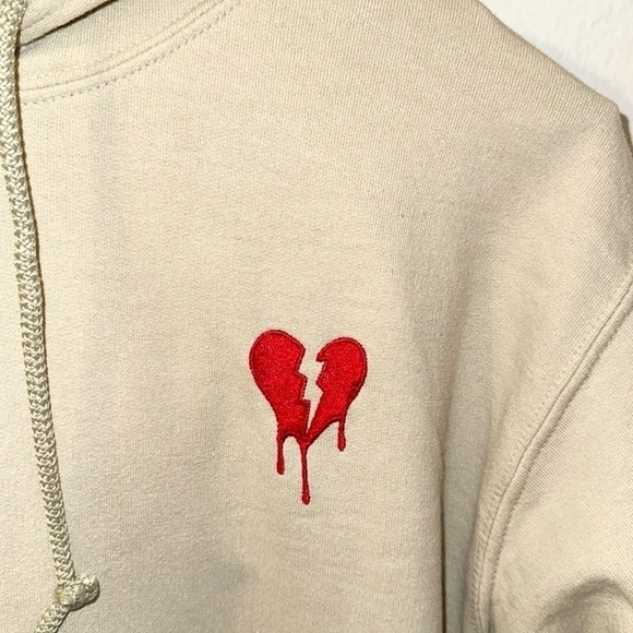 RIOT SOCIETY Beige Broken Bleeding Heart Hoodie - Picture 2 of 5